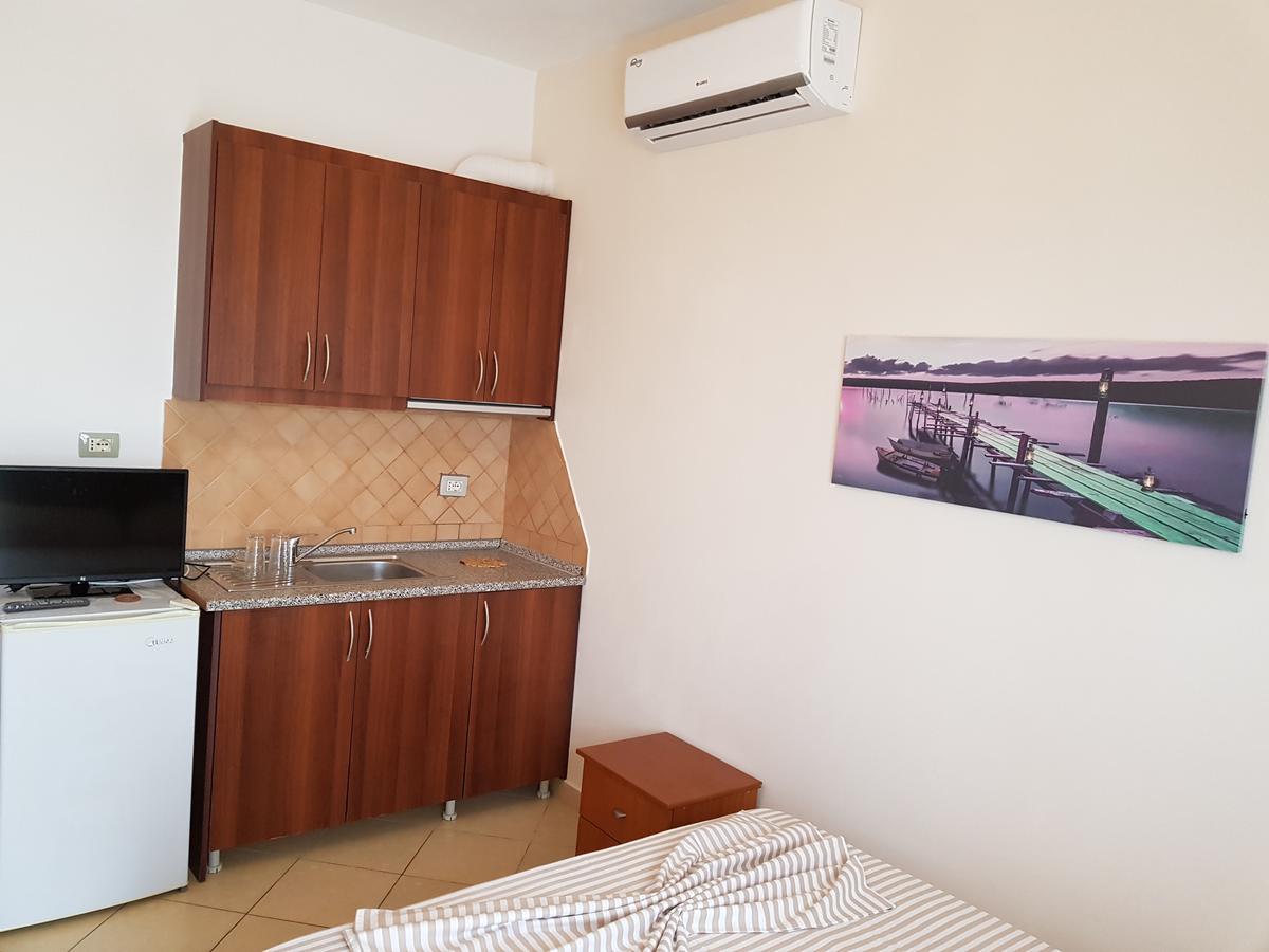Eglent'S Tourist House Hotel Sarande Exterior photo